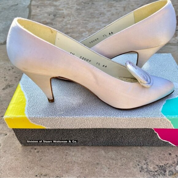 Vintage Stuart by Stuart Weitzman Ball of Fire Heels in White - Picture 11 of 13